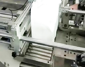 不知該如何操作自動(dòng)桶裝油裝箱機(jī) 看這里有視頻！